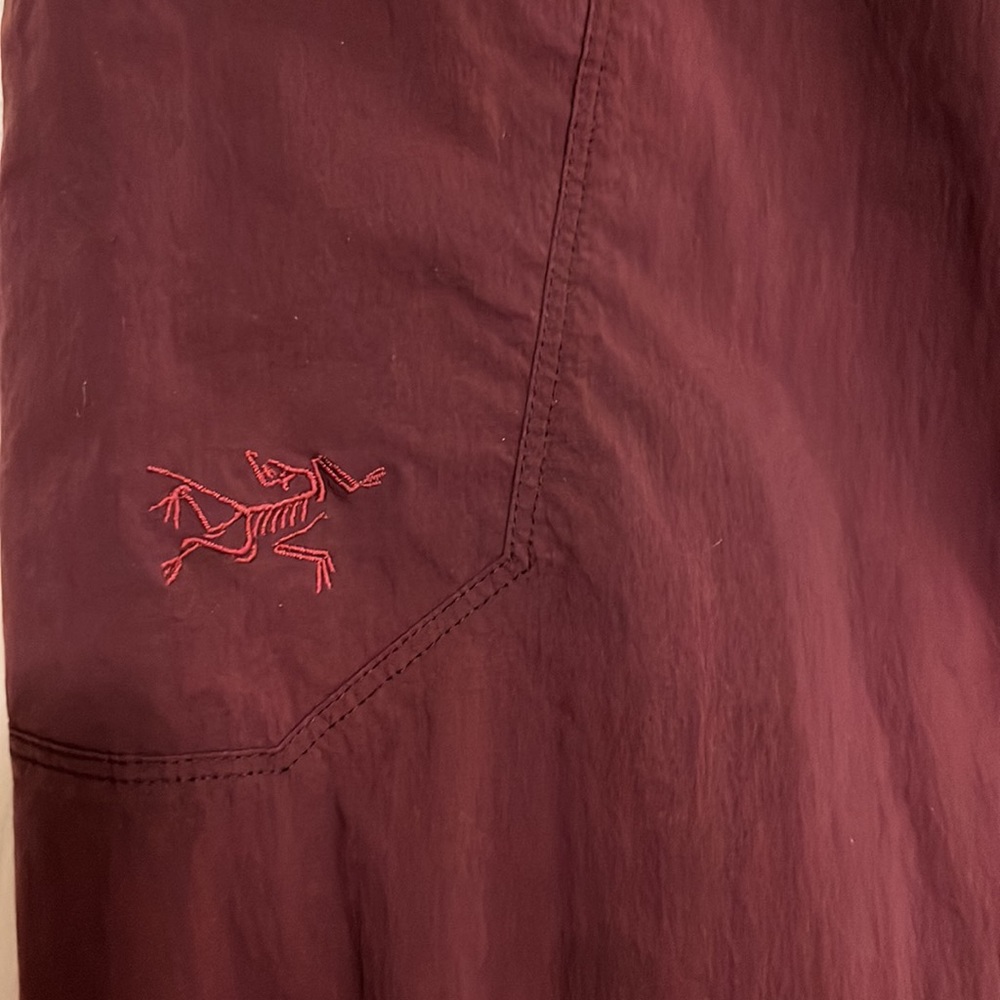 Arc’teryx Women’s pants size 10, inseam 32. - Picture 5 of 6